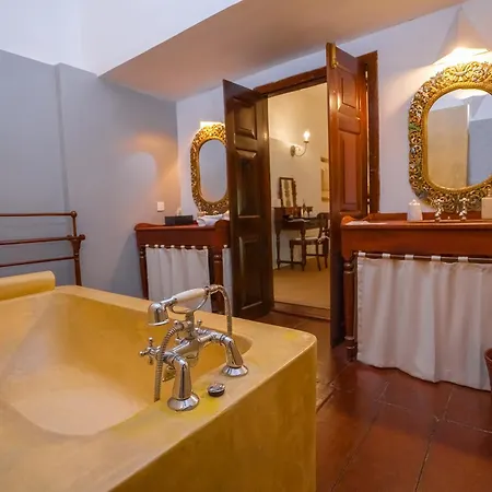 Adigars Manor Hotel Kandy Exterior photo