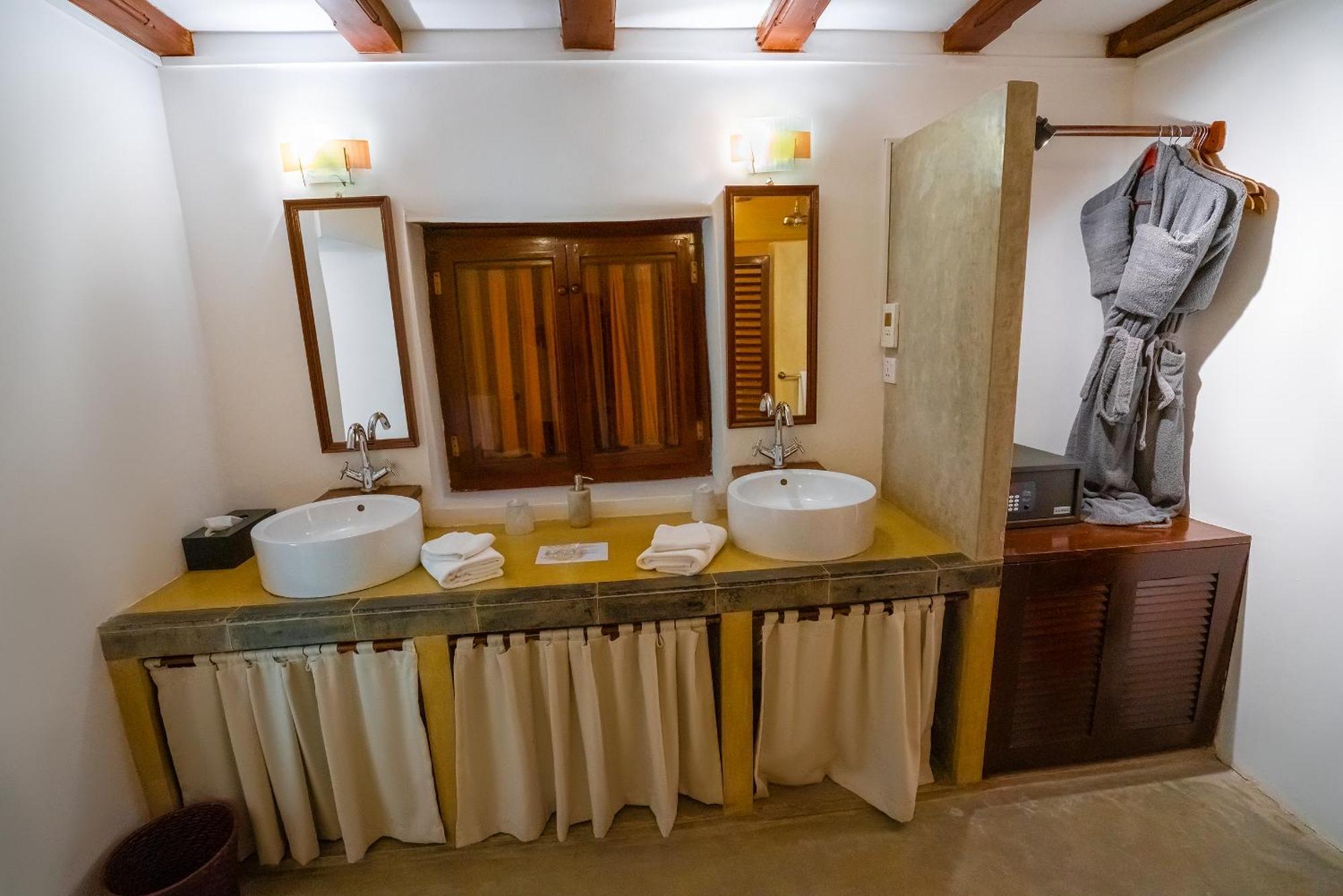 Adigars Manor 5*